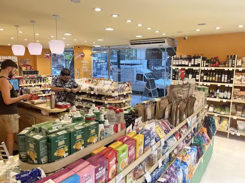 SELVA MERCADO Y CAFE